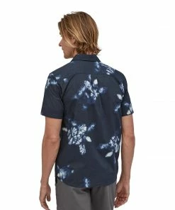 Patagonia Shirts M's Go To Shirt- Swimming Turtles Navy