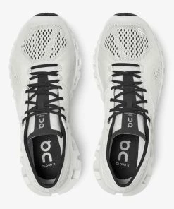 ON Running Footwear W's Cloud X - White/Black 9 ON Running Footwear W's Cloud X - White/Black
